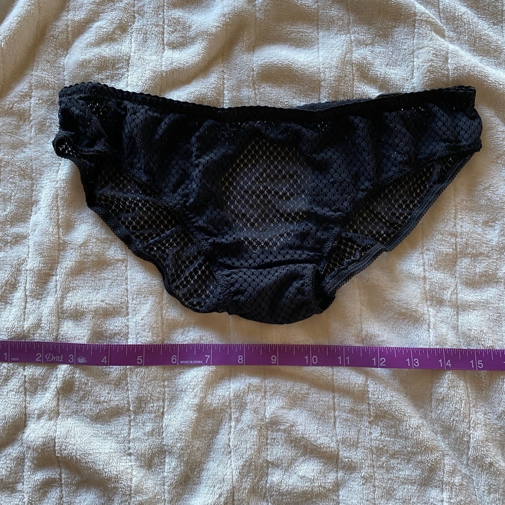 Le Petite Trou Panties Large NWOT